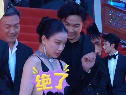 倪妮北影红毯寒风松开披肩，瞬间藏疲惫与坚持