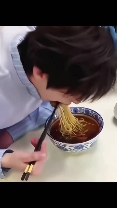 口水总从眼睛里流出来怎么办