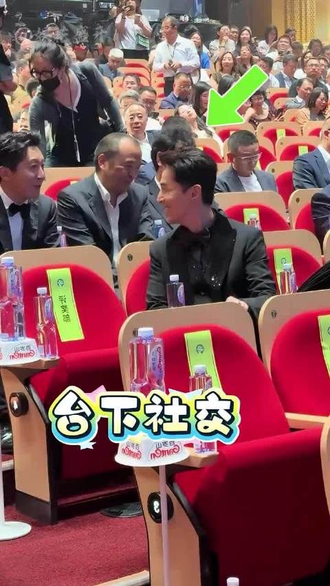 张艺兴挽周星驰追星，段奕宏吴越热聊，杨紫好人缘成焦点