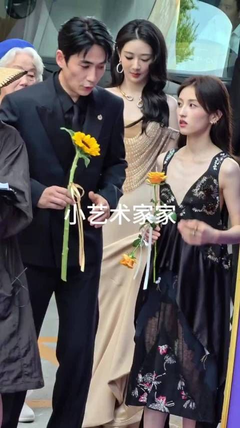 天呐杨紫这真的是女王级别的！