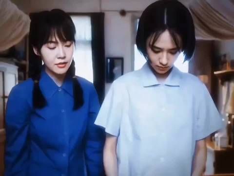 张丽慧夏英杰撞脸小丸子与小玉，穿搭色调契合