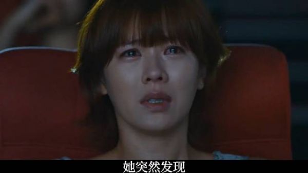女人看完电影后惊恐的发现，凶手的声音竟和父亲一模一样