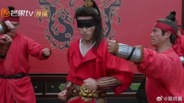 狄校尉能听声辩位，蒙眼对付八个大汉，哪料直接碾压