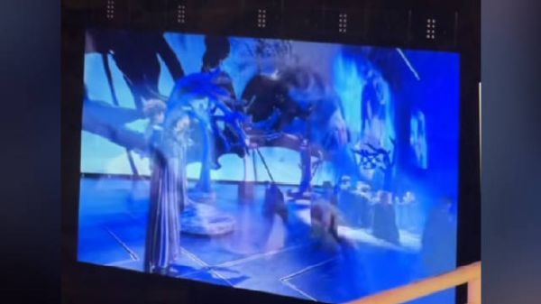 王橹杰陈思罕合唱《黑苹果》双人舞台