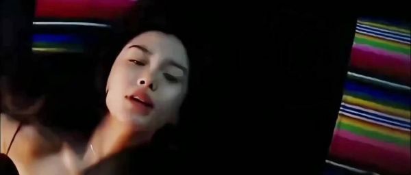 Angelababy这场戏演的很投入