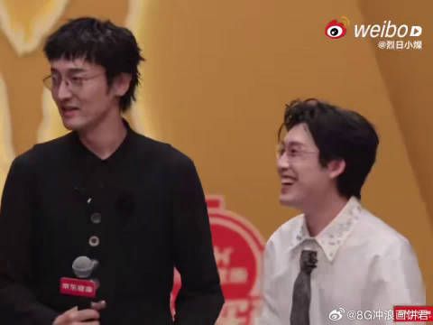马旭东在旁边照顾的样子确实很有哥嫂感