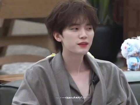 周翊然魔性笑声穿透力强，建议做成起床铃