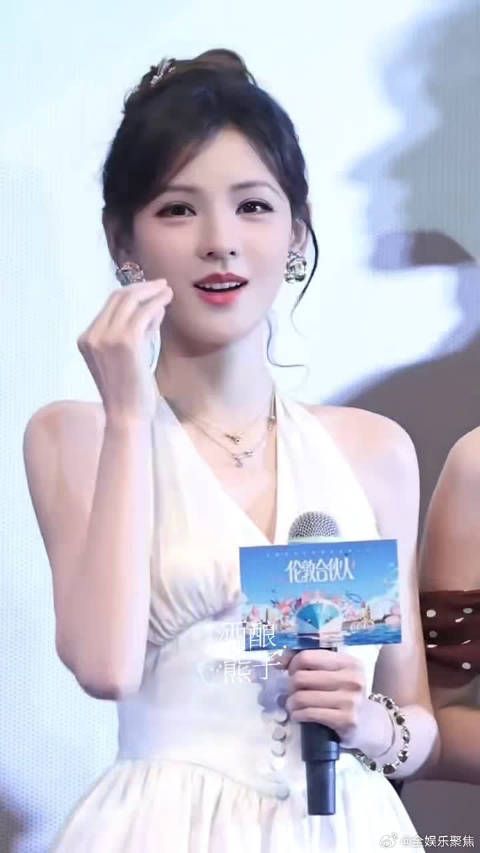 这是什么饭撒天花板！…