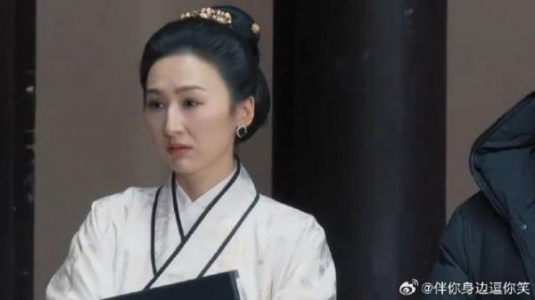 艺人要有艺德，看工作人员对高海宁的评价，一点演员架子都没有！