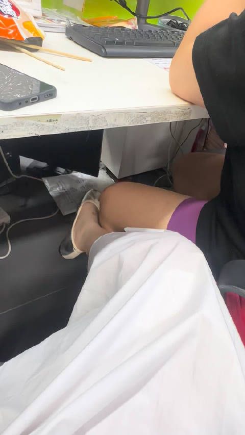 每天就这样搞色情