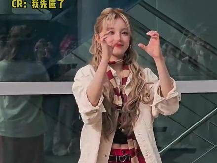 粉丝与宋雨琦之间仿佛在进行一场轻松又温馨的日常汇报