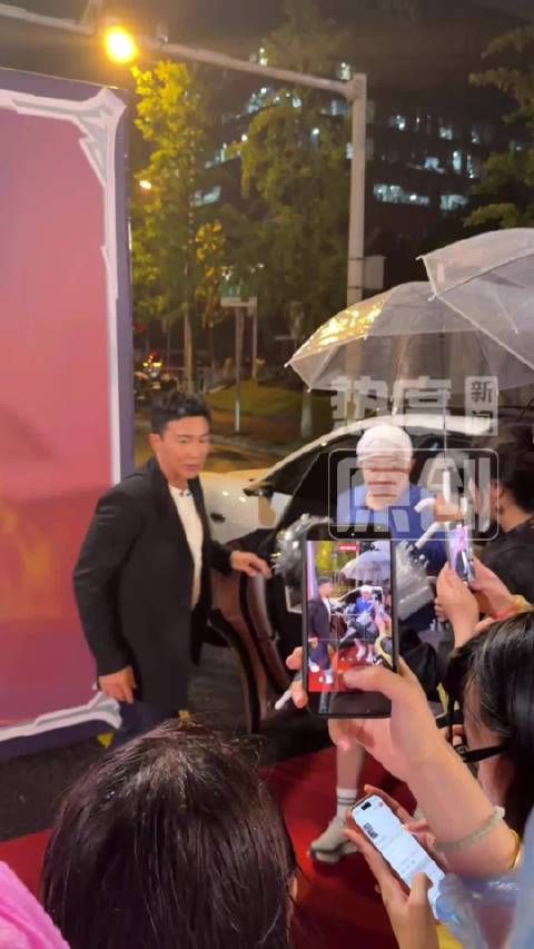 刘畊宏专属拉拉队原来是王祖蓝 王祖蓝最佳气氛组