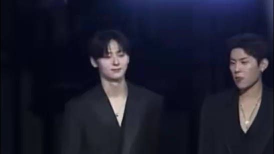 天生优越黄旼炫 260814 KCON LA 红毯 相关cut一则 my89summer