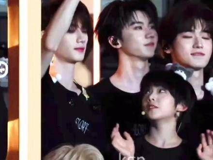 家蛋这位师兄,堪称育儿小能手严浩翔 tf家族五代