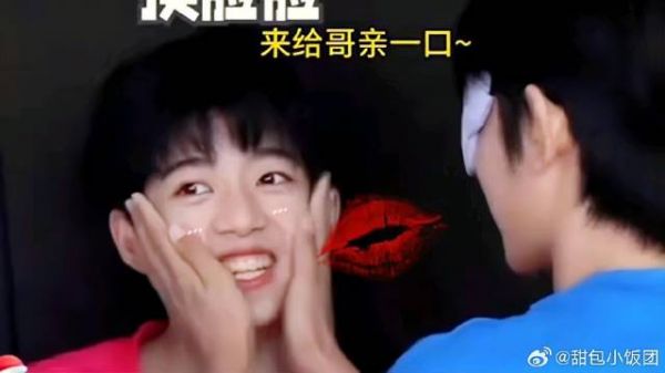 不是！谁家玩游戏要亲亲才可以啊？