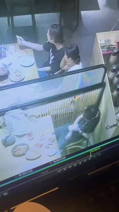 你问我菜里为什么有头发？犯罪成本太低了