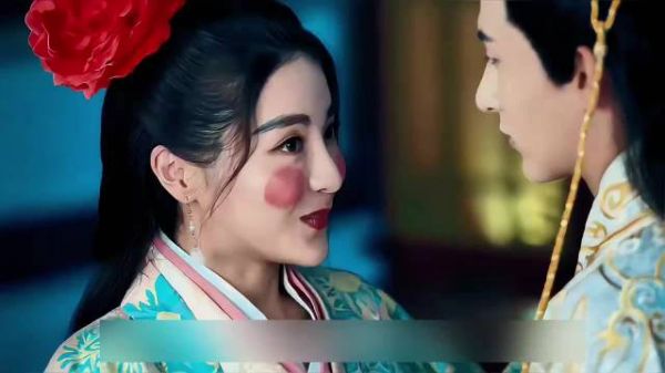 妃子为了拒绝侍寝竟化成丑女,结果皇帝却对她情有独钟