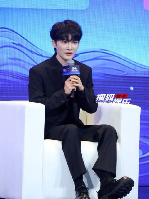 周深澳门唱响好运来，跨地域演唱纪念感强