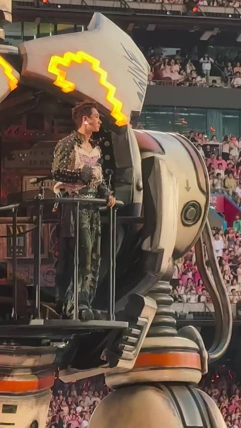 汪苏泷疯狂爱人首唱，独特旋律惊艳全场