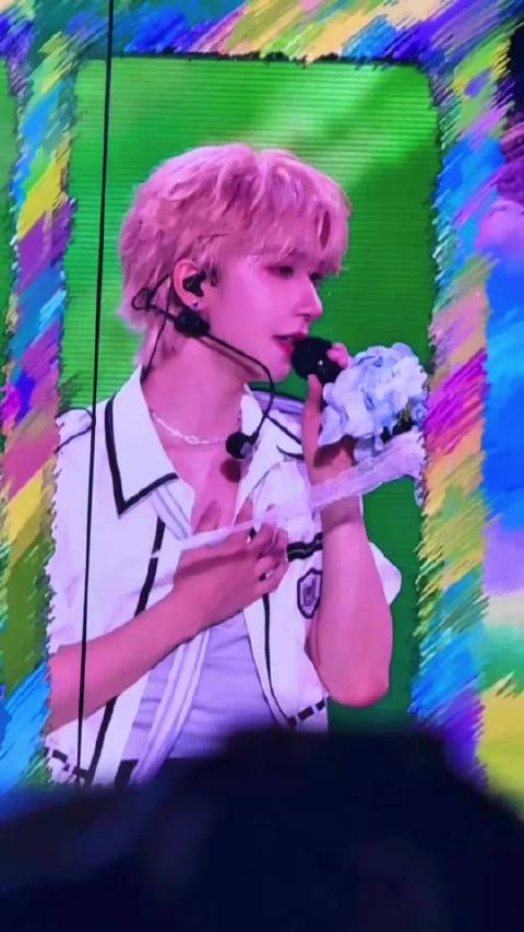 居然漏了一个大屏