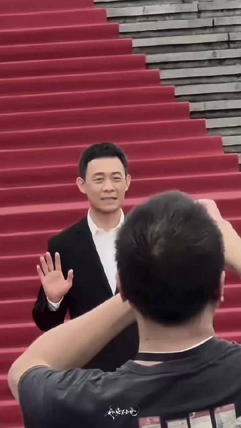 会不会是想让我们更是看到他呢 二传二改