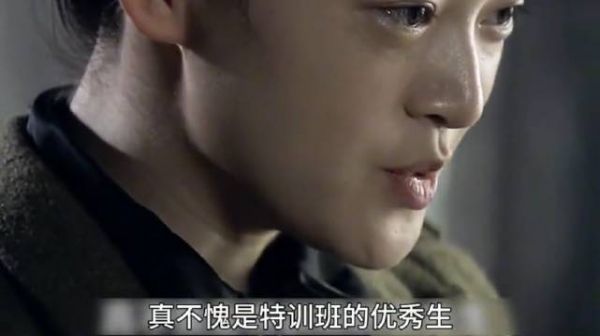 女人本以为眼前之人是敌人，最后才发现竟然都是自己人