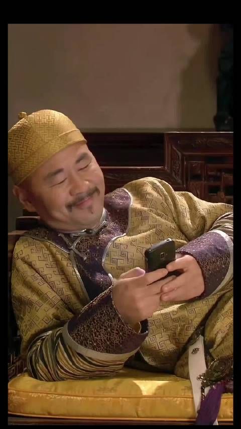 宫里来了个正太，靠扭腰吸引了很多娘娘 果然四爷也没躲过正太扭