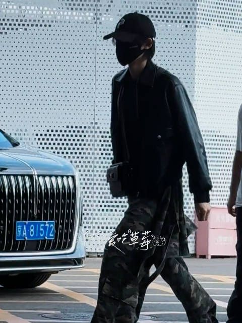 卧槽老公这身也太帅了潮男出街