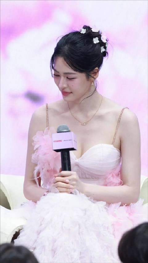 追第三年了依旧会被邝儿的美貌震撼到