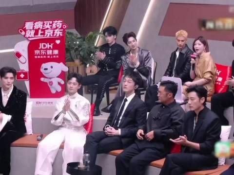 杜华直播卡壳，米卡中文流利反转