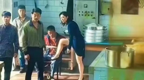 这家伙可是实打实的真功夫，武术冠军