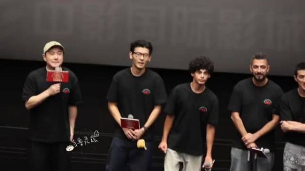 《欢迎来龙餐馆》天津路演,沈腾被观众算旧账,听说您说天津没什么美食