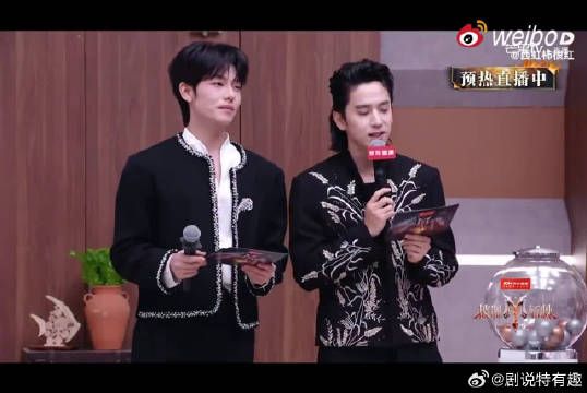 不少网友听完他的这番回应，瞬间对陈若轩改观，觉得他情商真的很高