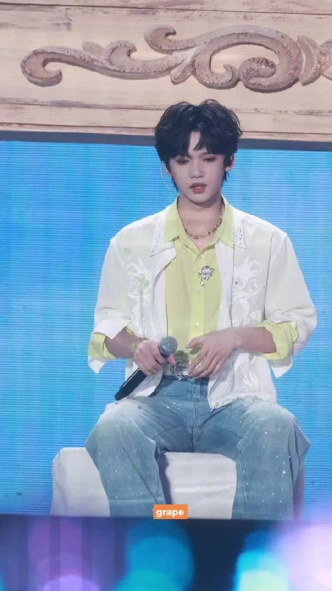 张奕然演唱慢慢喜欢你，歌声动人获好评