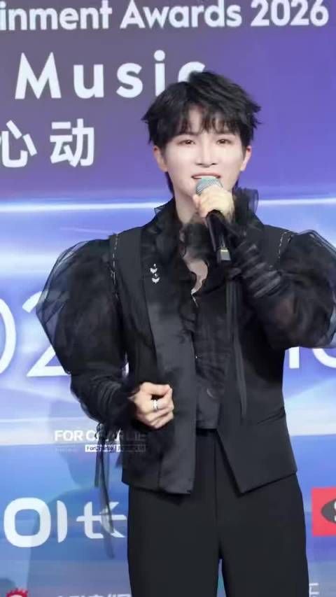 周深第六次亮相TMEA，六首歌曲大秀舞台魅力