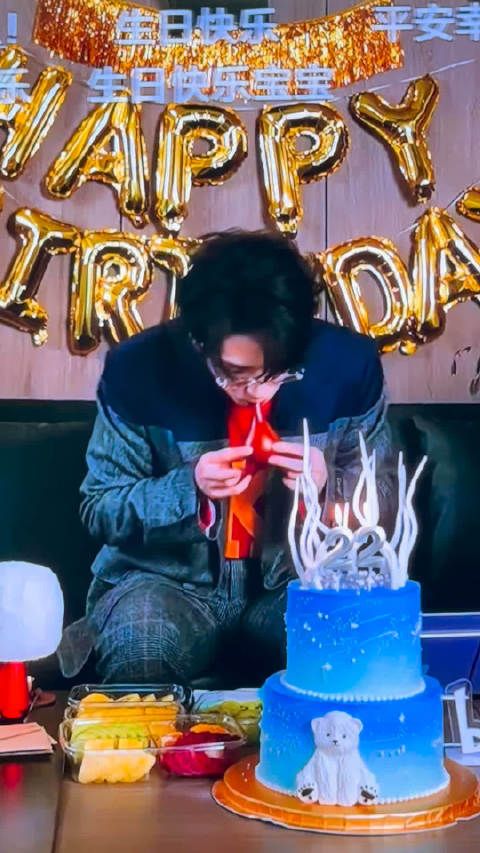 祝浩翔生日快乐 健健康康的 一切顺利