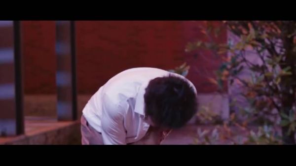 男子跪地求饶后系死结吊起劫匪，反转既好哭又好笑
