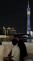太治愈！小菲带箖箖夜游珠江大方晒幸福，真实父爱圈粉无数