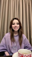 粉丝声援和现场灯光展示，令她感动不已