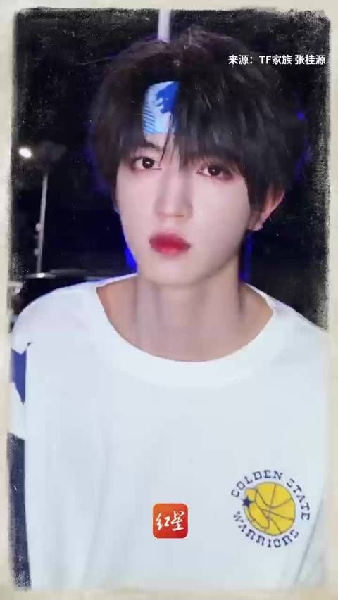 少年并肩追逐星光,愿长夜温柔,睡个好觉,明日万事明朗