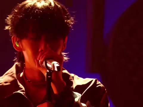 王赫野初舞台不吃压力，气息稳定松弛亮眼