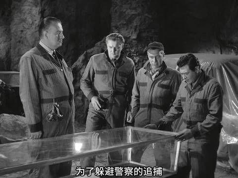 为了躲避警察 这四名劫匪竟然沉睡100年