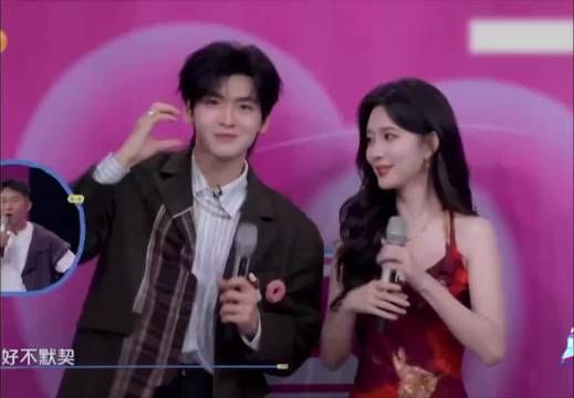 翟潇闻孟子义同框，手忙脚乱各玩各的毫无默契