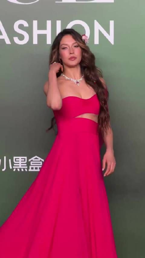 谷爱凌弃美籍入中国籍，赛场摘金夺银