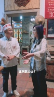 香港天后杨千嬅贴地游广州，面对粉丝合照来者不拒，连开两场演唱会