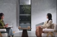 蓝盈莹官宣男朋友是圈外人，前任是曹骏，采访蓝盈莹说自己很幸福很快乐