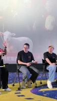 沈腾现挂连老外都在笑，文牧野谈神交