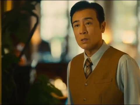 打碎花瓶不道歉？他一巴掌教鬼子做人