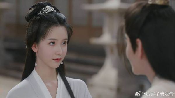 李莲花院中再见乔婉娩 瞬间想要逃避，下秒看到扎心一幕