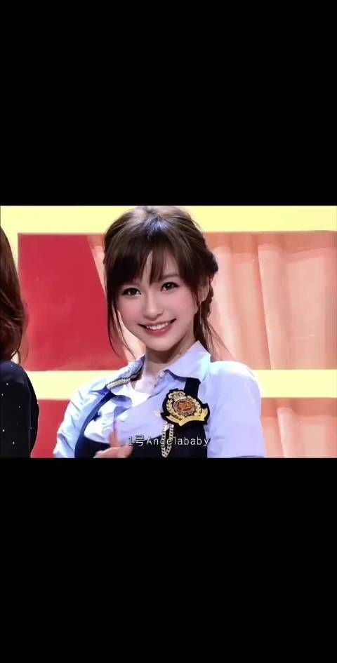 漂亮，大笑也好看